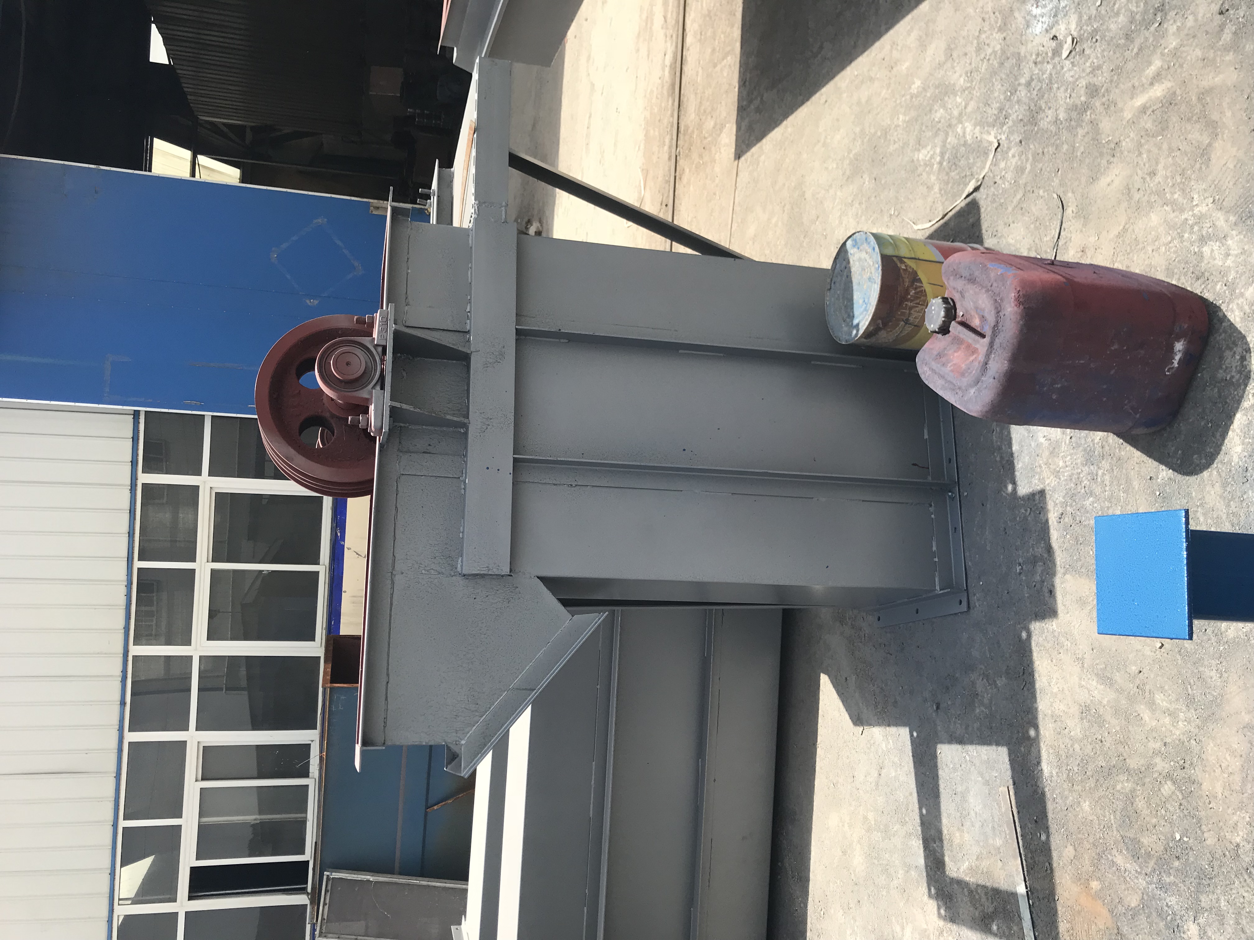 斗式提升機剎車、逆止、密封、潤滑問題都需要在設(shè)計