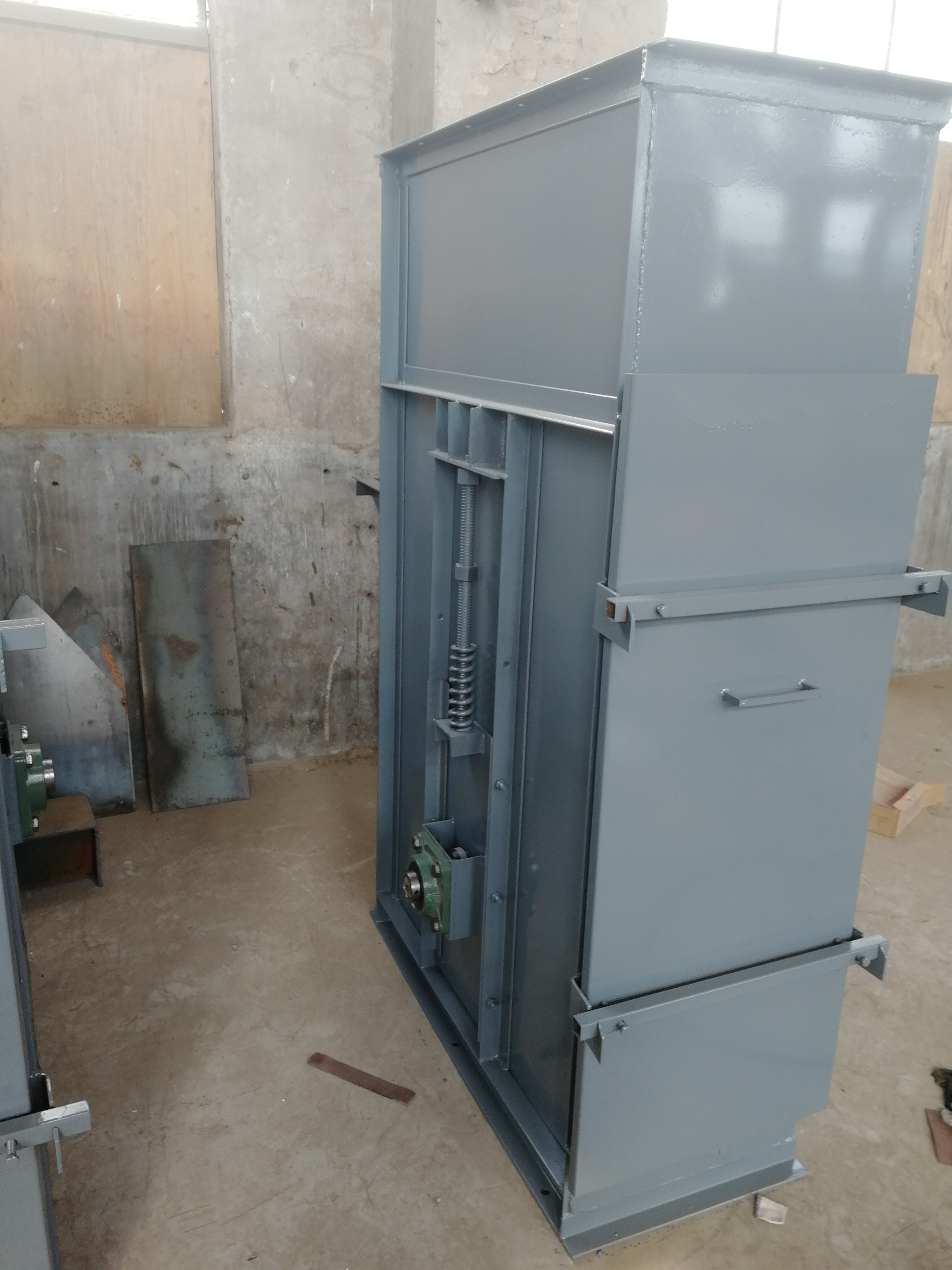 顆粒物料垂直振動(dòng)提升機(jī)廠家詳細(xì)介紹(顆粒提升機(jī))